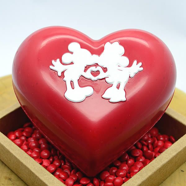 Forma para Chocolate com Silicone Coração Mickey e Minnie Apaixonados 500g Ref. 12027 BWB Licenciada Disney 1unid