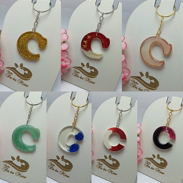 Chaveiro em resina Letra C