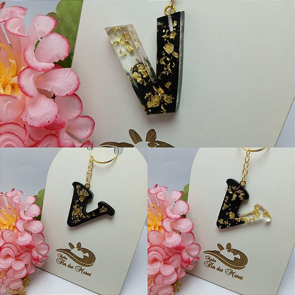 Chaveiro em resina Letra V