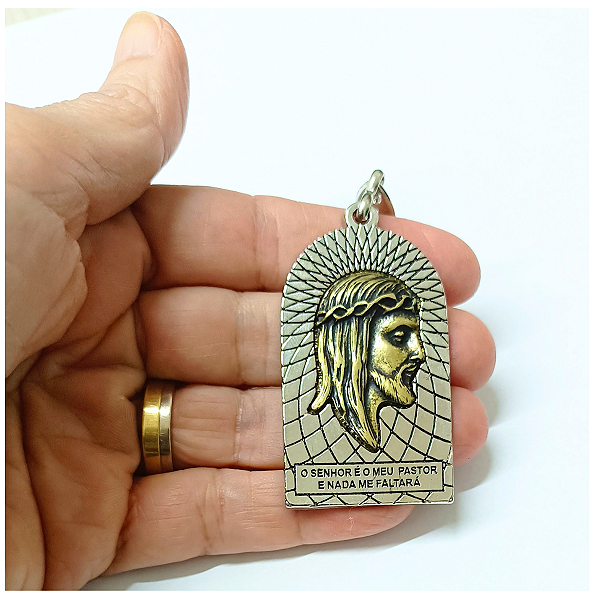 Chaveiro Religioso Jesus Cristo Bom Pastor Prata E Dourado Metal