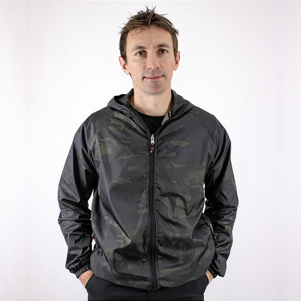 Jaqueta Corta Vento GUST Bélica - Multicam Black - Unissex