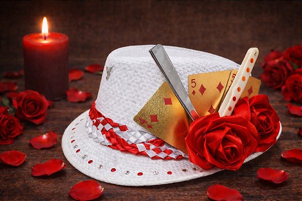 Chapéu Malandra ( cartas douradas )