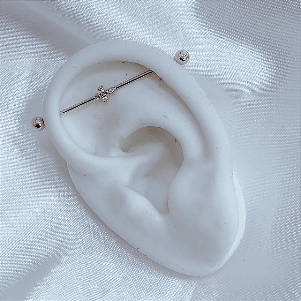 Piercing Bastão / Industrial com Cruz Cravejada