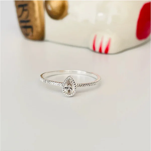 Anel Solitário Trabalhadinho Gota em Prata