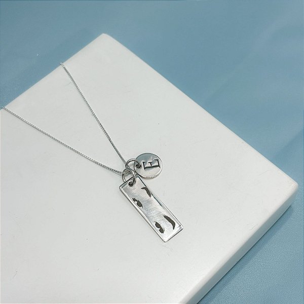 Colar Plaquinha Olhar em Prata com Inicial