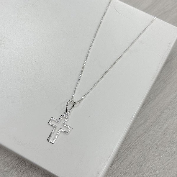 Colar Masculino Veneziano 70cm com Pingente Cruz Vazada