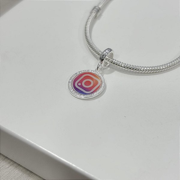 Berloque Instagram em Prata com Resina