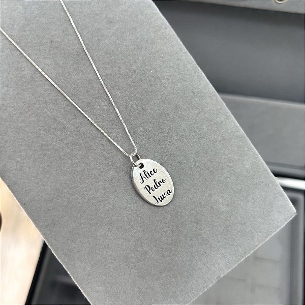 Pingente Prata Oval com Nomes
