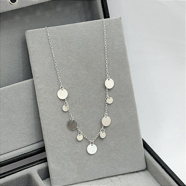 Choker Medalhas Penduradas em Prata