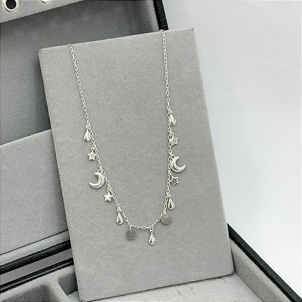 Choker com Pingentes Luas e Estrelas em Prata