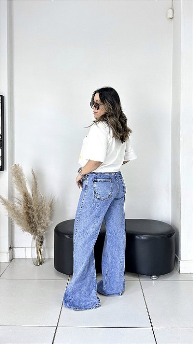 CALÇA RETA COM FENDA
