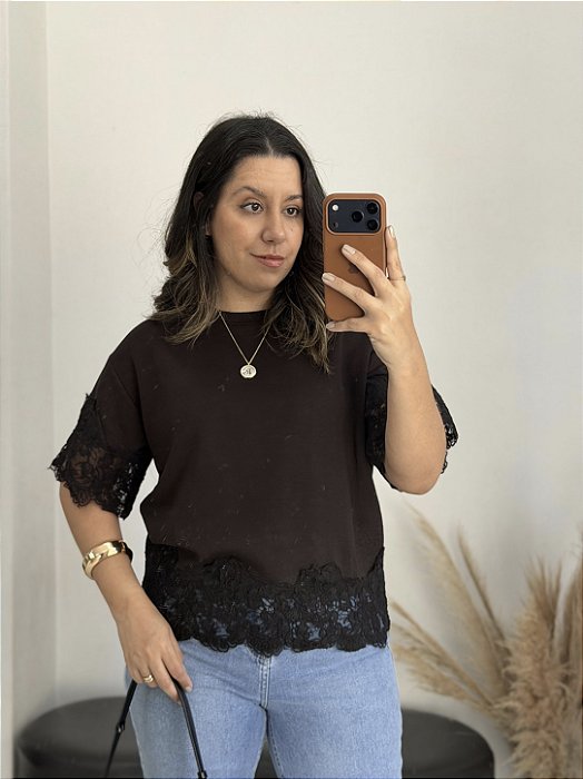 TEE COM APLICAÇÃO RENDA