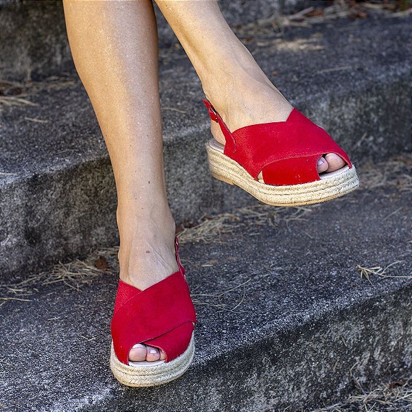 Sandália Flatform Girardis em couro Camurça Vermelha