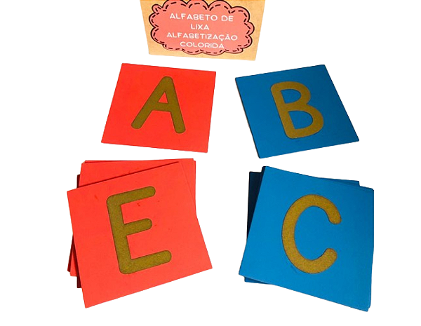 Alfabeto de lixa - letras maiúsculas com vogais em vermelho