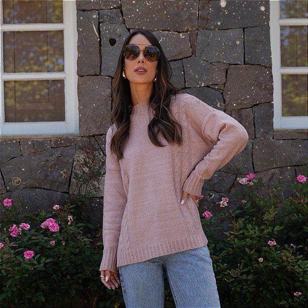 Blusa ampla com tranças
