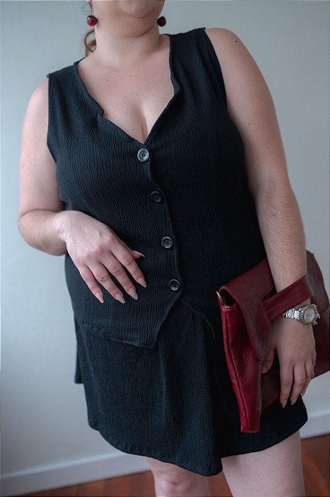 Colete de Malha Texturizada com Botões – Cor Preta Plus Size