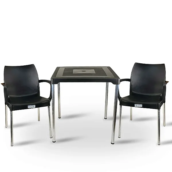 Kit Mesa com 2 Cadeiras de Plástico Para Decoração Externa