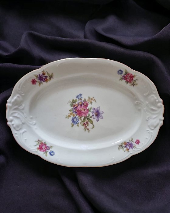 Travessa oval em porcelana polonesa KPM floral.