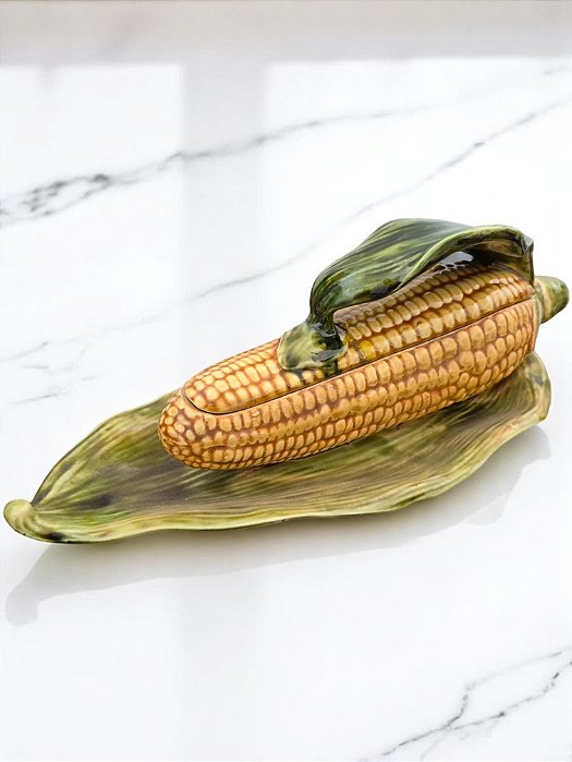 SARREGUEMINES Caixa em formato de milho em faiança francesa.