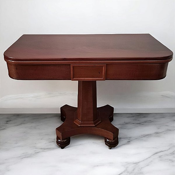 Mesa console com rodízios e tampo dobrável