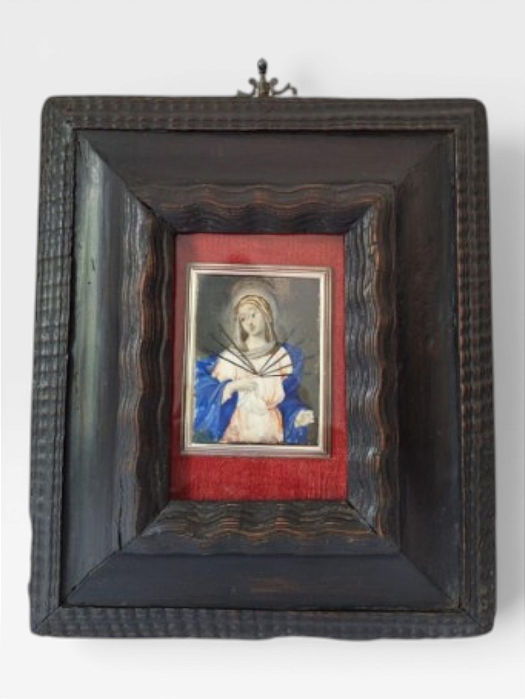 Antiga miniatura pintada a mão com espessa moldura em madeira maciça