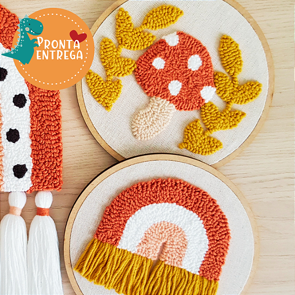 Kit 2 Quadrinhos Bastidores em PUNCH NEEDLE - ARCO ÍRIS e COGUMELO TONS TERROSOS