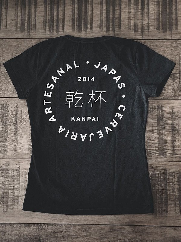 Camiseta Kanpai - Baby look - Preta