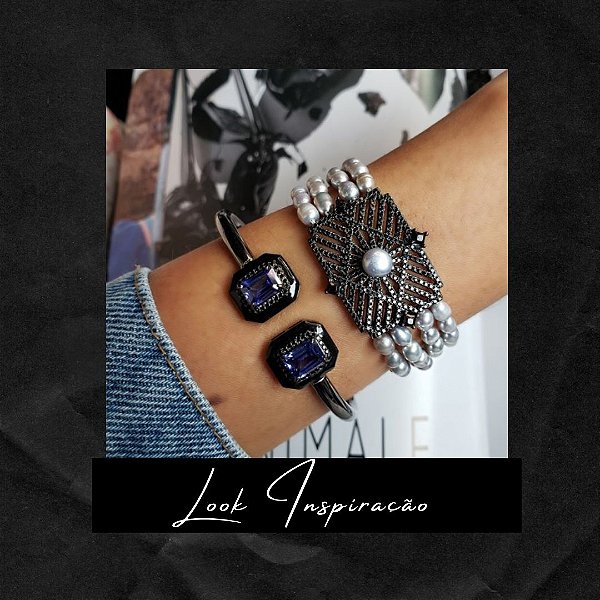 PULSEIRA 4 CARREIRAS PÉROLAS SHELL E RETÂNGULO VAZADO