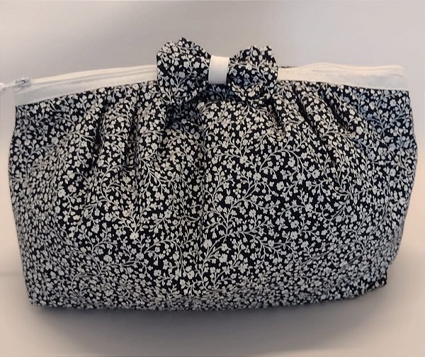 Necessaire Laço Gorda Floral LIberty