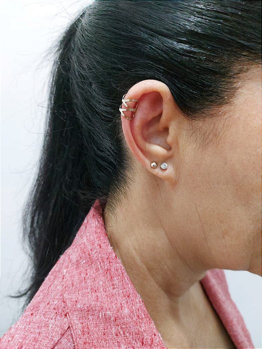 Piercing fake e brincos minimalistas ponto de luz