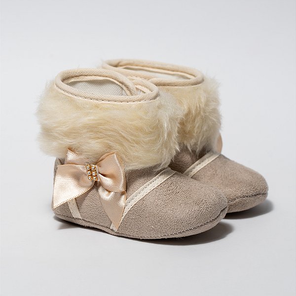 BOTA MENINA - CAMURÇA MARFIM - DETALHE EM LAÇO CETIM - LINHA BABY