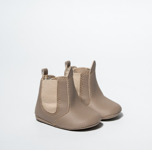 BOTA JEQUINHA UNISSEX - COR CASTOR - MATERIAL SINTETICO - LINHA BABY