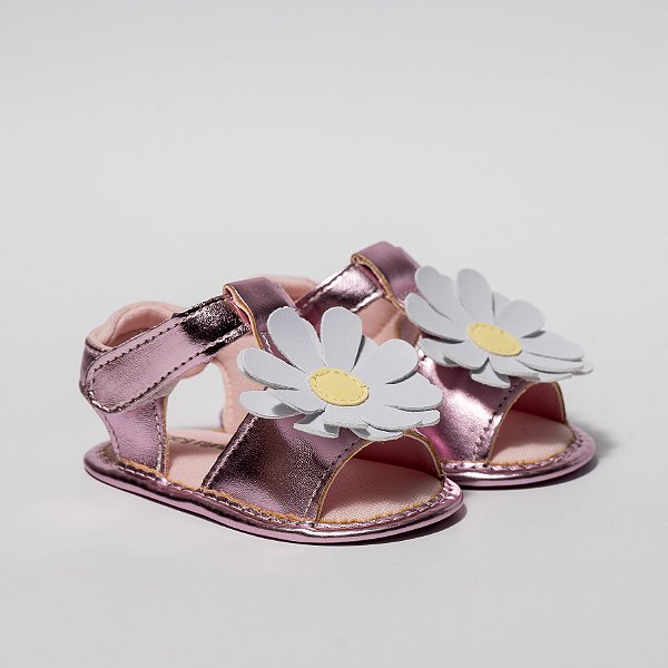 SANDALIA FEMININA MARGARIDA - ENFEITE DE 3 ROSAS - COR ROSA METALIZADA - LINHA BABY