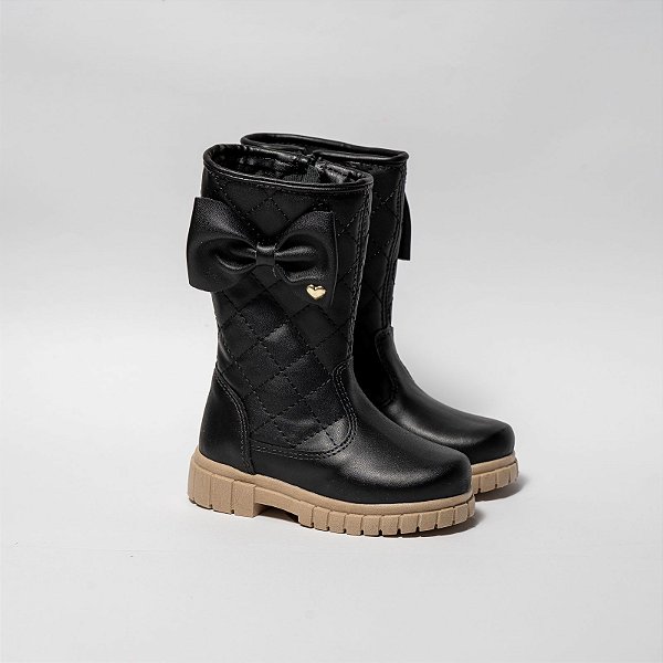 BOTA MENINA WONDER - COR PRETO MATELASSÊ - APLICAÇÃO LAÇO - LINHA KIDS