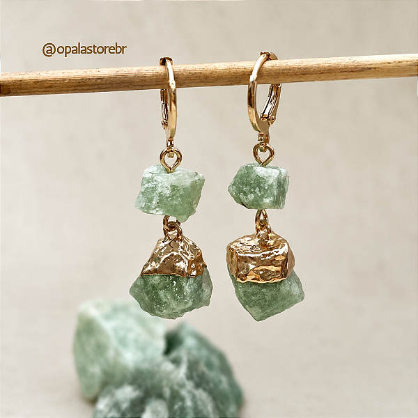 Brinco Argola Quartzo Verde Bruto Duplo Dourado— 2 Cristais Fecho Click