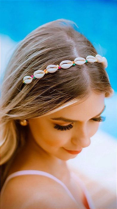 Tiara Búzios Miçanga Coloridas Banhada a Ouro