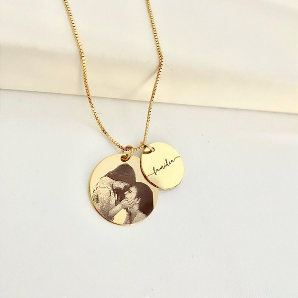 Colar Medalha Personalizada com Fotogravação e Mini Plaquinha com Nome/Palavra Banhado a Ouro