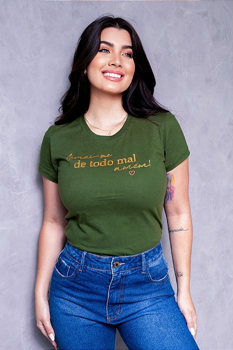 T-SHIRT FEMININA - LIVRAI-ME DE TODO MAL - COR VERDE FLORESTA