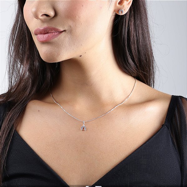 Colar  mini ferradura  zircônia  azul marinho prata 925