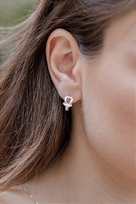 Brinco argola bridão zircônia cravejada prata 925 .