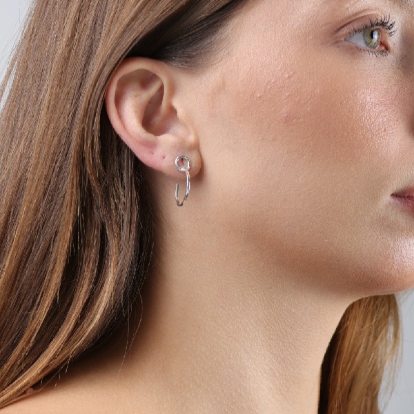 Brinco meia argola bridão prata 925