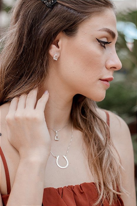 Colar ferradura G prata 925