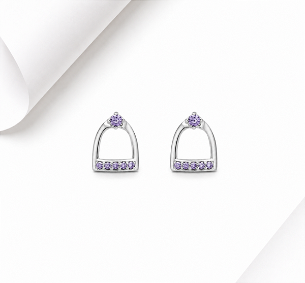 Brinco estribo zircônia cravejada lavanda prata 925