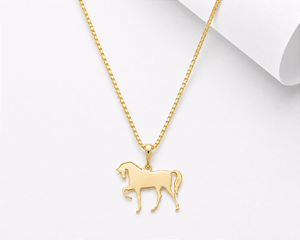 Colar cavalo em ouro 18k.