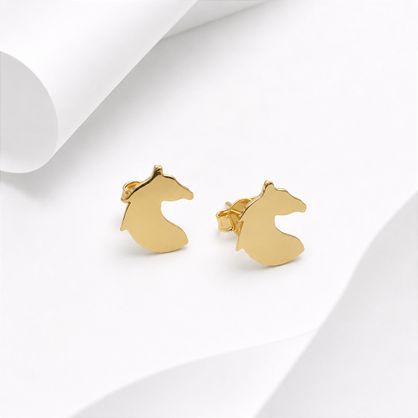 Brinco cabeça cavalo prata 925 banhado a ouro .
