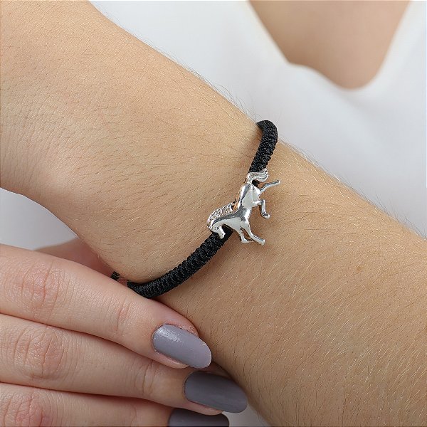 Pulseira macramê  pingente  cavalo prata 925