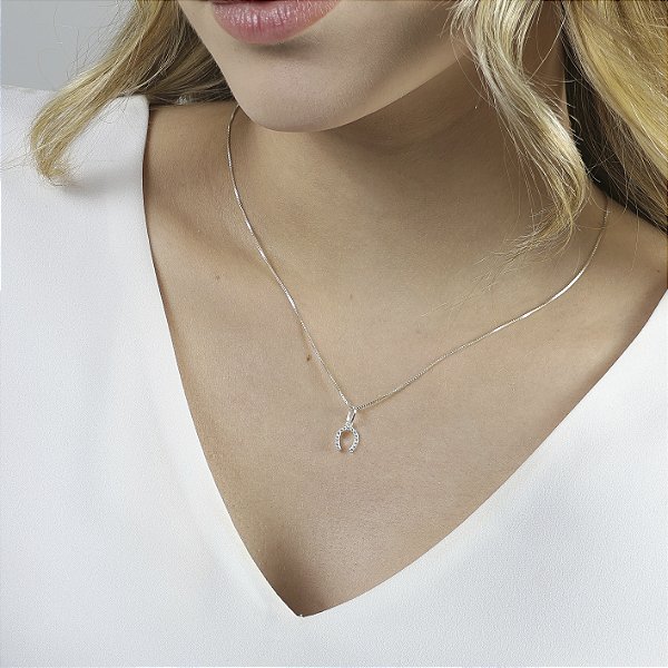 Colar mini ferradura prata 925