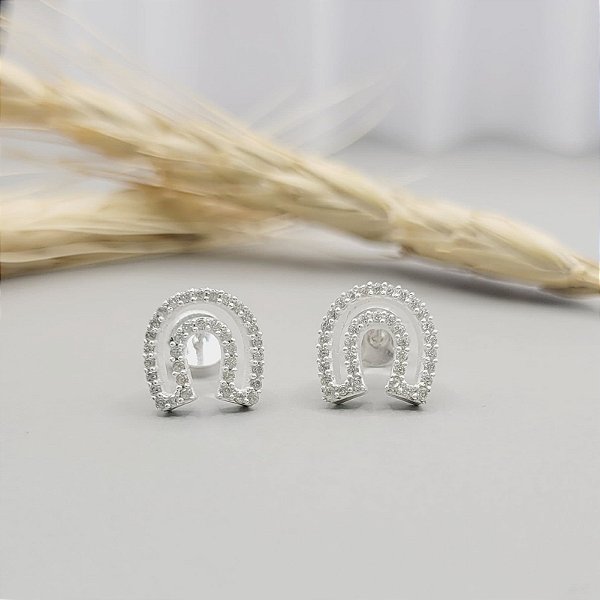 Brinco  ferradura  zircônia  cravejada  prata 925