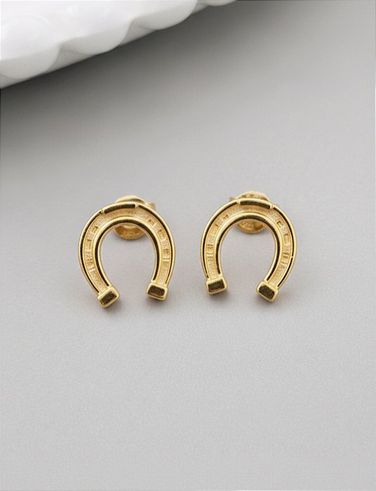 Brinco ferradura Lucky prata 925 banhado ouro