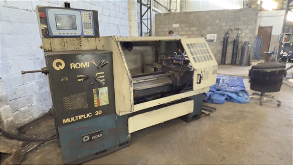 Torno CNC Romi Multiplic 30 —  1.000 mm x 430mm